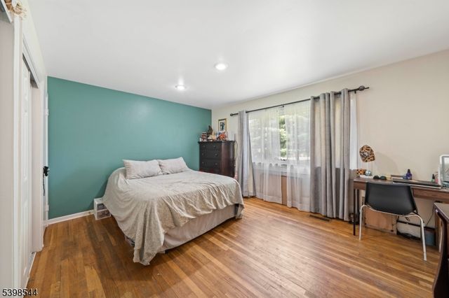 220 Horseshoe Rd, Berkeley Heights Twp., NJ 07922