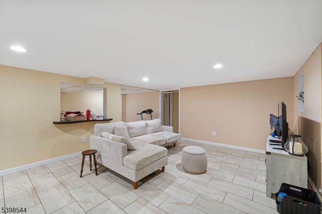 220 Horseshoe Rd, Berkeley Heights Twp., NJ 07922