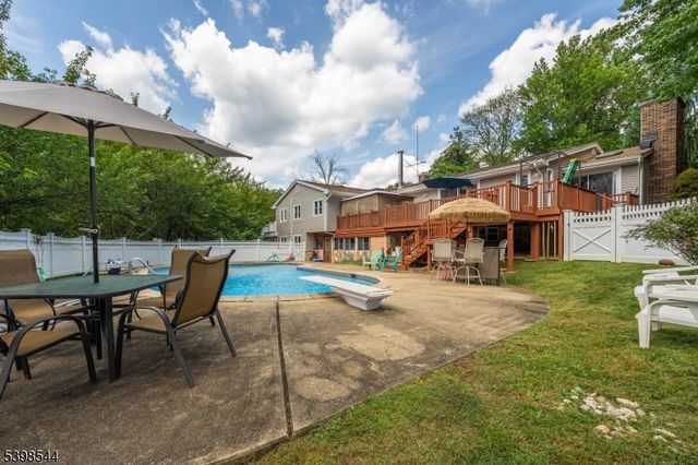 220 Horseshoe Rd, Berkeley Heights Twp., NJ 07922