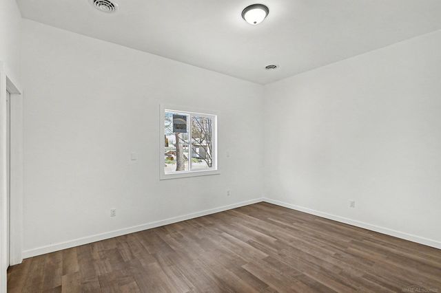 145 N Elms Road, Flushing, MI 48433