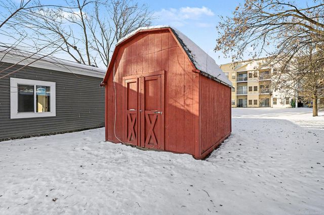 145 N Elms Road, Flushing, MI 48433