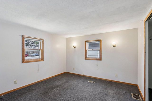 5040 Crestview ROAD, Marshall, WI 53559