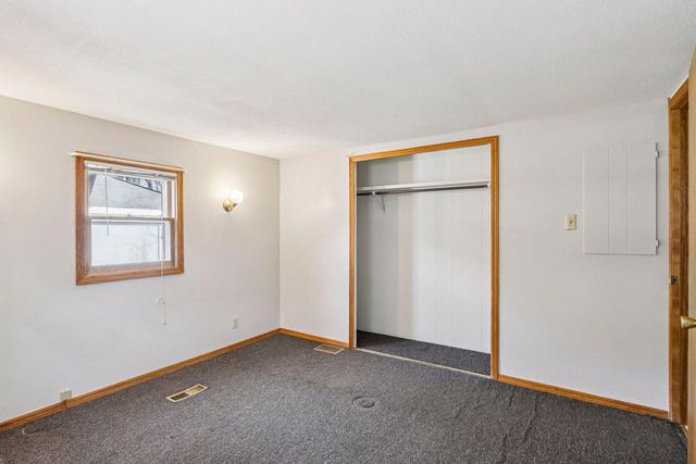 5040 Crestview ROAD, Marshall, WI 53559