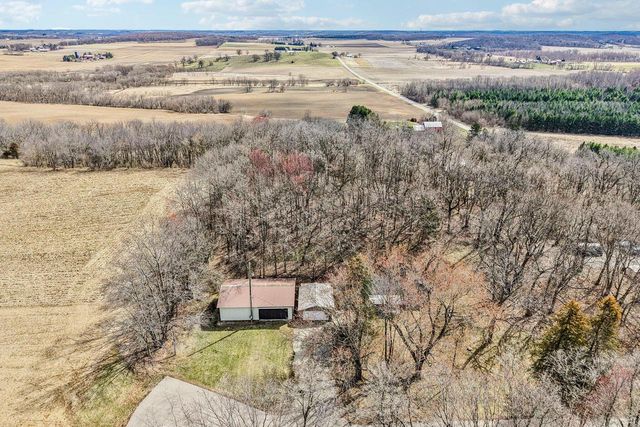 5040 Crestview ROAD, Marshall, WI 53559