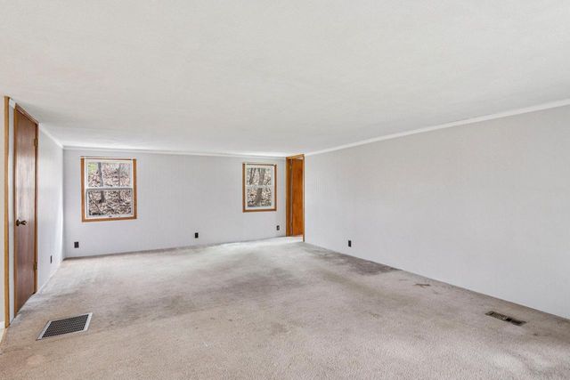 5040 Crestview ROAD, Marshall, WI 53559