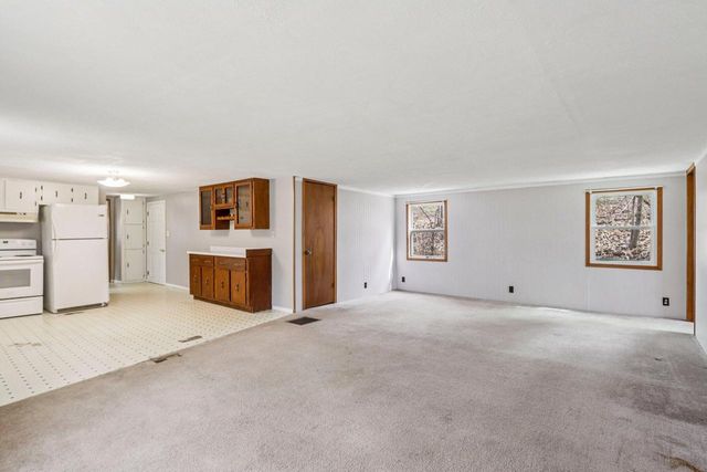 5040 Crestview ROAD, Marshall, WI 53559