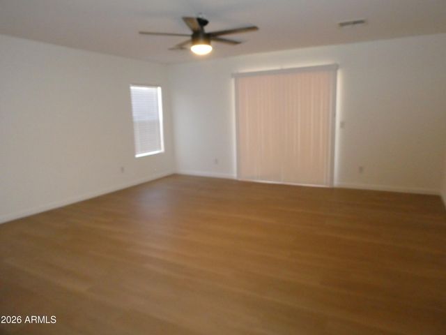 11547 W SCHLEIFER Drive, Youngtown, AZ 85363