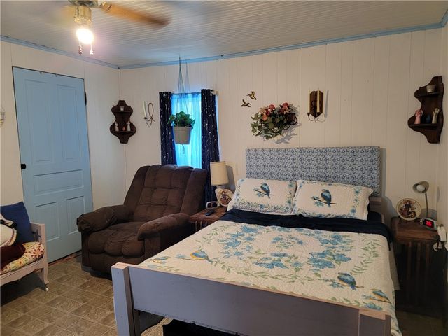 808 Sunset St, Rural Valley Boro, PA 16249