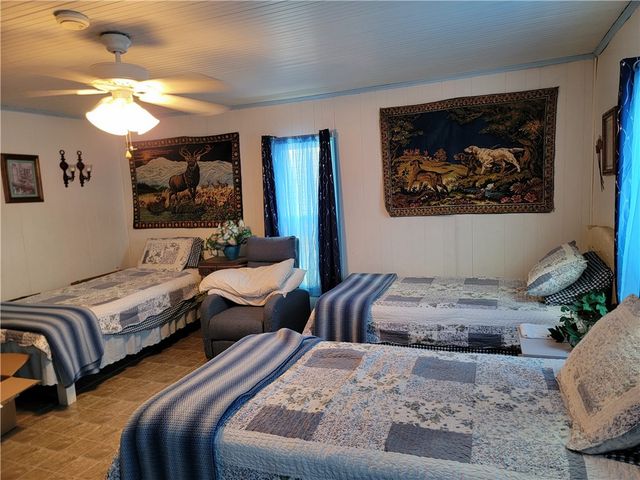 808 Sunset St, Rural Valley Boro, PA 16249