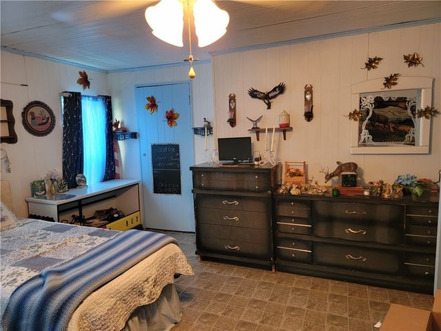 808 Sunset St, Rural Valley Boro, PA 16249