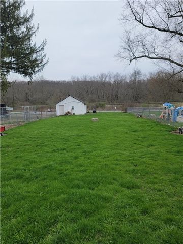 808 Sunset St, Rural Valley Boro, PA 16249