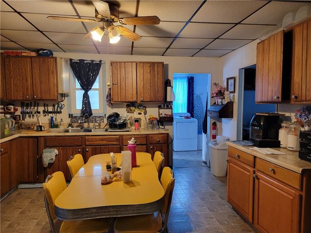 808 Sunset St, Rural Valley Boro, PA 16249