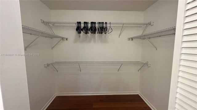 19501 E Country Club Dr 9602, Aventura, FL 33180