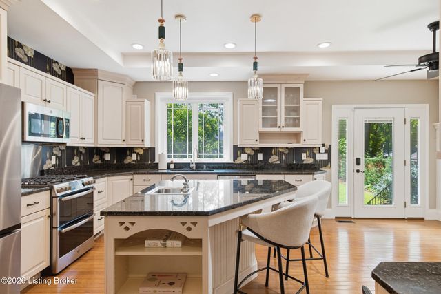 2116 Murray Ave, Louisville, KY 40205