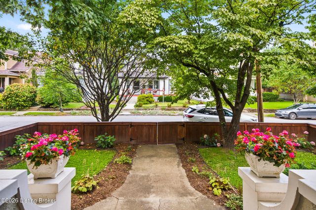 2116 Murray Ave, Louisville, KY 40205