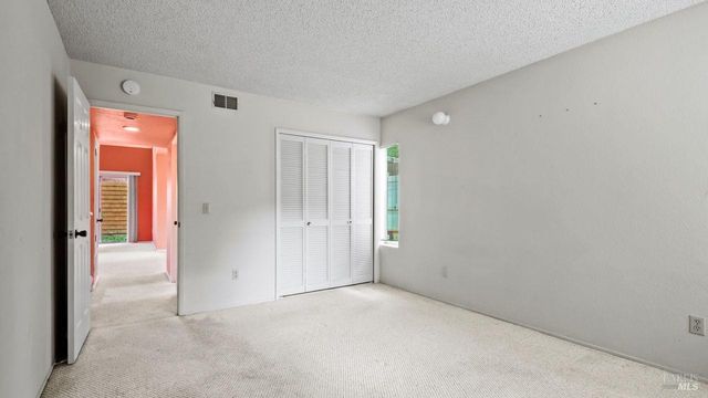 2520 Lakeview Dr, Santa Rosa, CA 95405