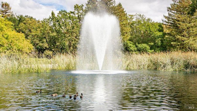 2520 Lakeview Dr, Santa Rosa, CA 95405