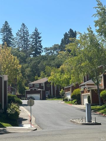 2520 Lakeview Dr, Santa Rosa, CA 95405