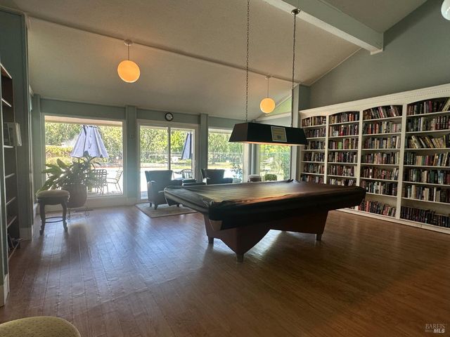 2520 Lakeview Dr, Santa Rosa, CA 95405