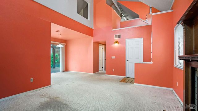 2520 Lakeview Dr, Santa Rosa, CA 95405