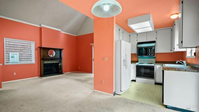 2520 Lakeview Dr, Santa Rosa, CA 95405