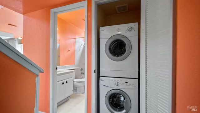 2520 Lakeview Dr, Santa Rosa, CA 95405