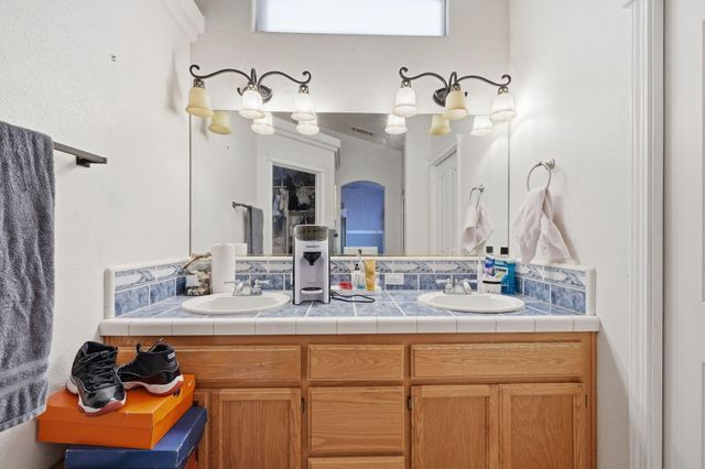 4487 Alta Saga Drive, Redding, CA 96002