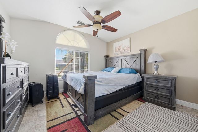 4487 Alta Saga Drive, Redding, CA 96002