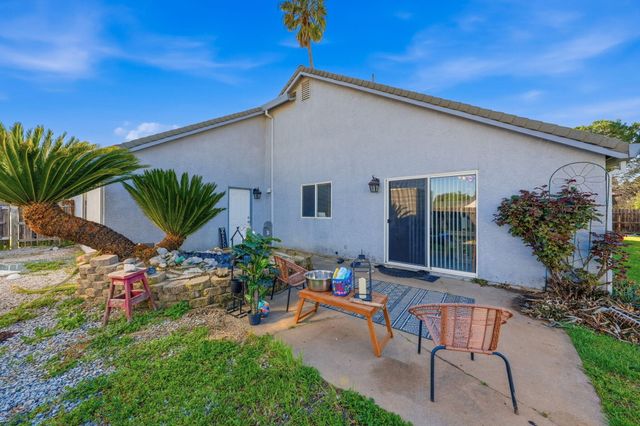 4487 Alta Saga Drive, Redding, CA 96002