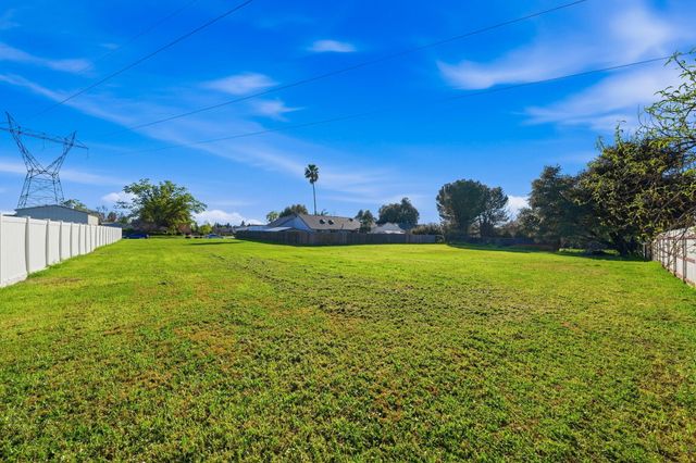 4487 Alta Saga Drive, Redding, CA 96002