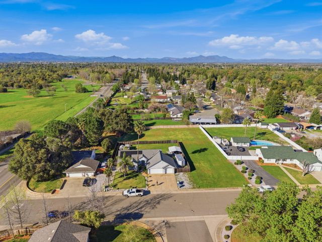 4487 Alta Saga Drive, Redding, CA 96002