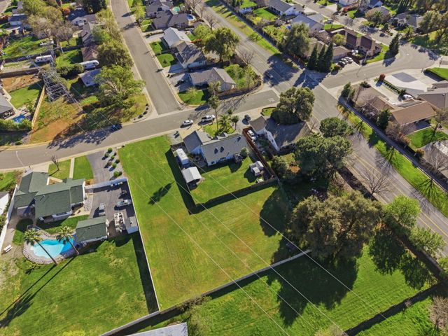 4487 Alta Saga Drive, Redding, CA 96002