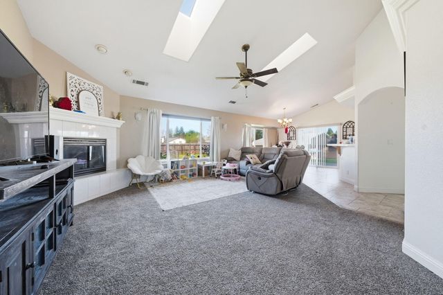 4487 Alta Saga Drive, Redding, CA 96002