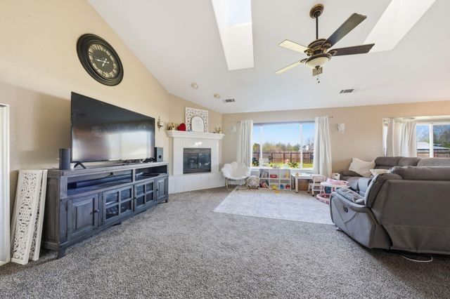 4487 Alta Saga Drive, Redding, CA 96002