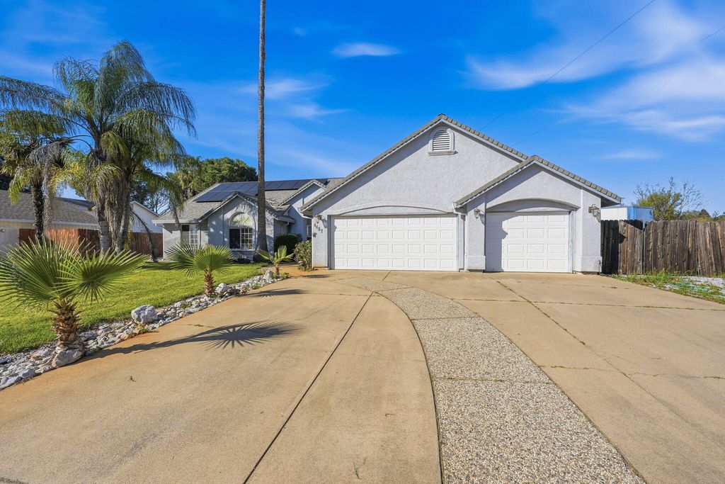 4487 Alta Saga Drive, Redding, CA 96002