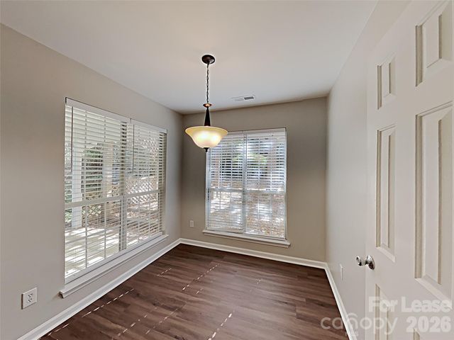 1040 Chaucery Lane, Matthews, NC 28104