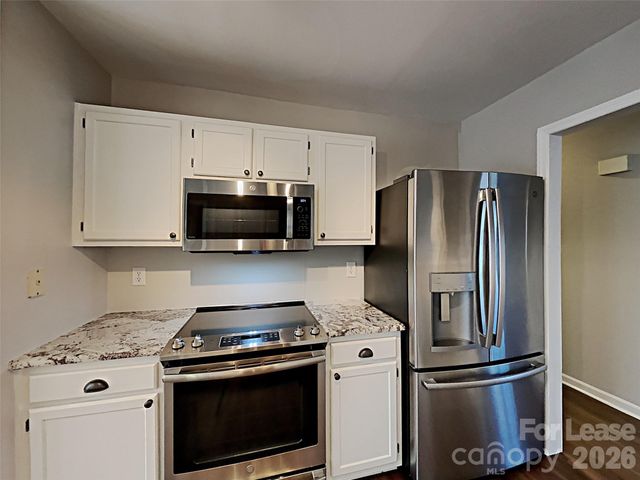 1040 Chaucery Lane, Matthews, NC 28104