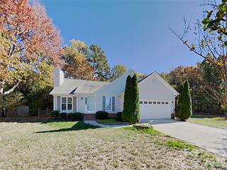 1040 Chaucery Lane, Matthews, NC 28104