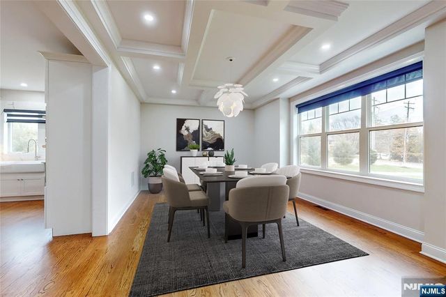 19 Meadowbrook Road, Upper Saddle River, NJ 07458