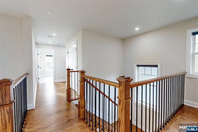 19 Meadowbrook Road, Upper Saddle River, NJ 07458