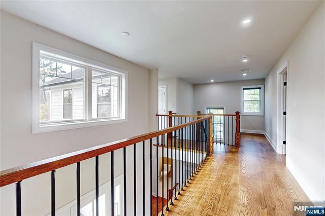 19 Meadowbrook Road, Upper Saddle River, NJ 07458