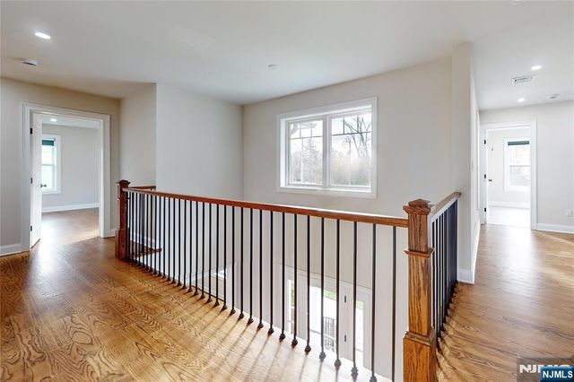 19 Meadowbrook Road, Upper Saddle River, NJ 07458