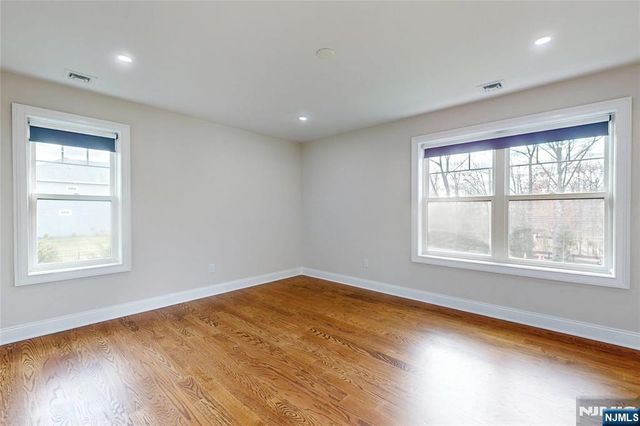 19 Meadowbrook Road, Upper Saddle River, NJ 07458