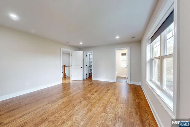 19 Meadowbrook Road, Upper Saddle River, NJ 07458