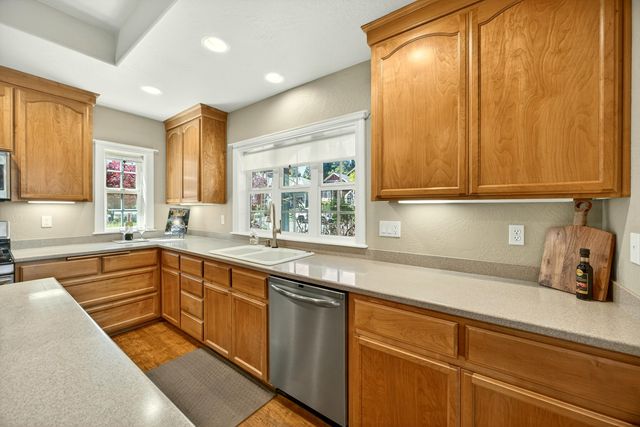 100 Nunan Street, Jacksonville, OR 97530