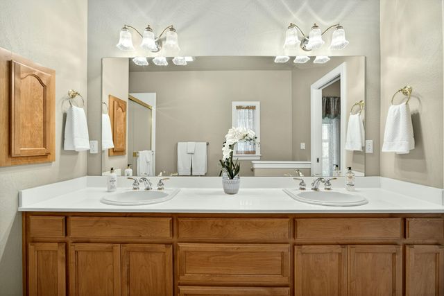 100 Nunan Street, Jacksonville, OR 97530