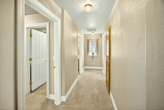 100 Nunan Street, Jacksonville, OR 97530
