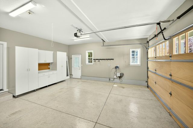 100 Nunan Street, Jacksonville, OR 97530