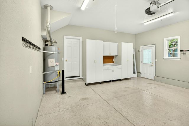 100 Nunan Street, Jacksonville, OR 97530