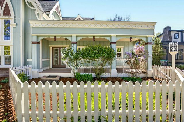 100 Nunan Street, Jacksonville, OR 97530